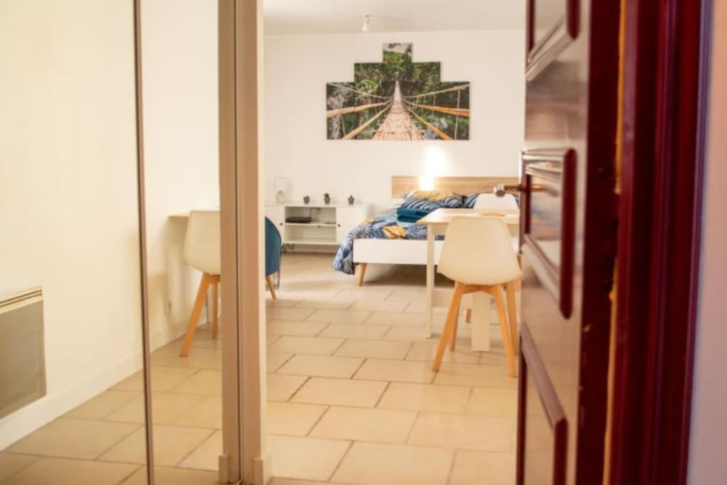 Studio Cosy Tv Wifi Confortable Et Chaleureux Gaillon المظهر الخارجي الصورة